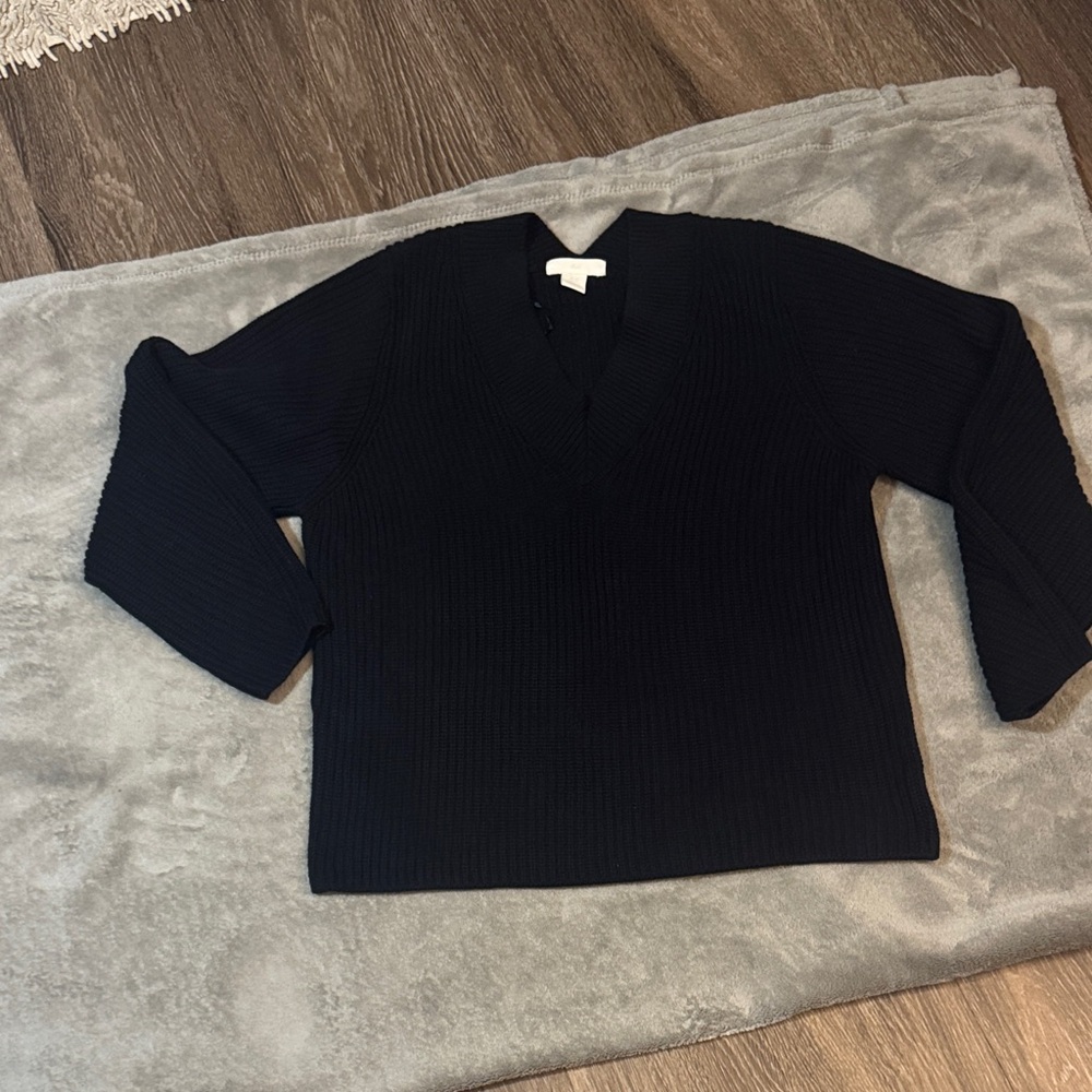 H&M Classic Black V-Neck Sweater